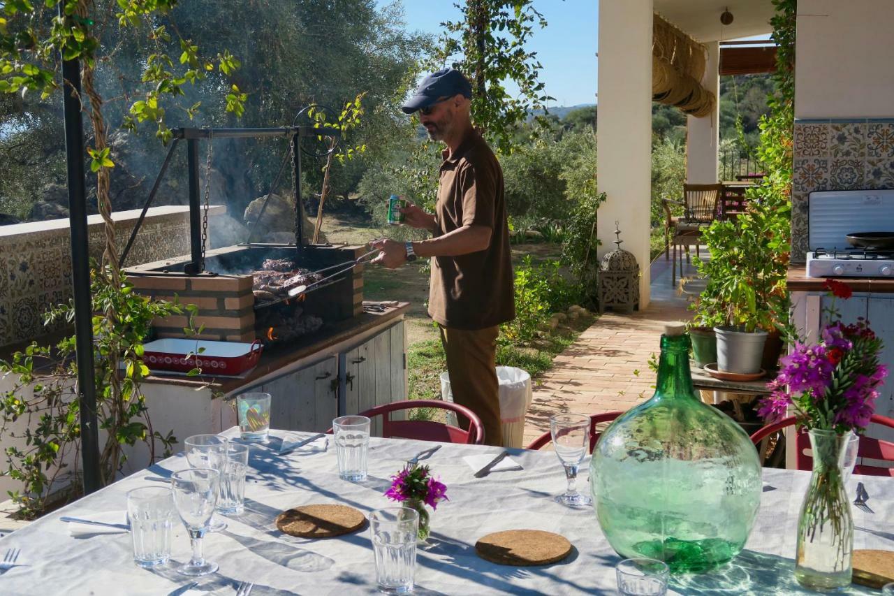 Flores Amarillas B&B Almoharin Dış mekan fotoğraf